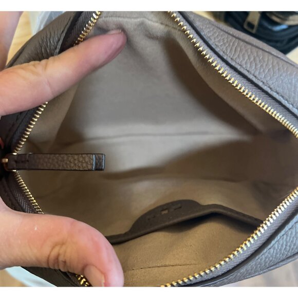 NWT!!!  Authentic Tory Burch Taupe McGraw Camera Bag - Picture 8 of 9